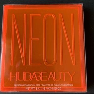 HUDA BEAUTY Neon Orange Pigment Palette Eyeshadow Valentine's